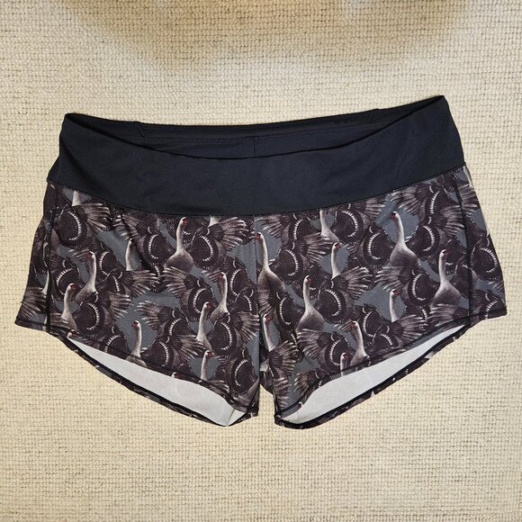 oiselle Roga Shorts Black Swan Print 14 Running Workout Athletic Back Zip Pocket - Picture 1 of 10